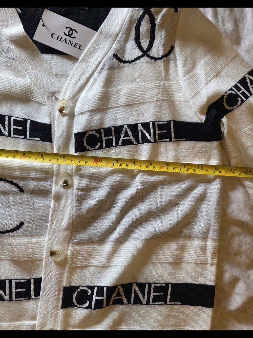 Chanel White CC Logo Cardigan - Picture 8 of 9